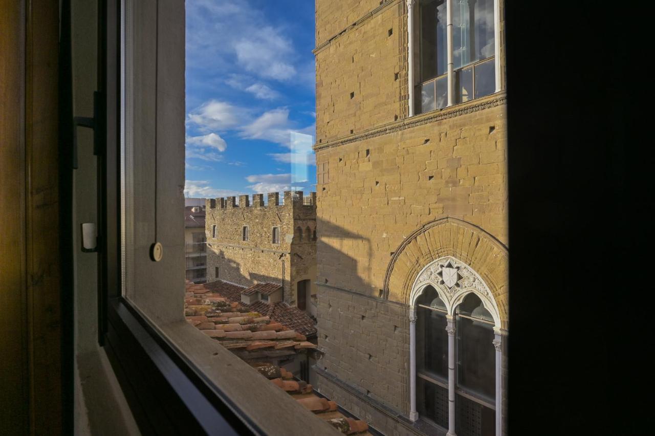 Via Lamberti, 3 - Florence Charming Apartments - Charming And Historic 5Th-Floor Attic Apartment With Elevator In A Building At The Heart Of Vibrant Florence, Just A 2-Minute Walk From All Attractions Exterior foto