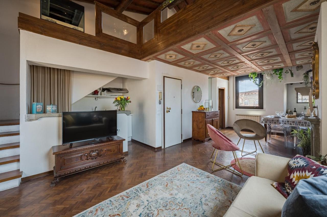 Via Lamberti, 3 - Florence Charming Apartments - Charming And Historic 5Th-Floor Attic Apartment With Elevator In A Building At The Heart Of Vibrant Florence, Just A 2-Minute Walk From All Attractions Exterior foto